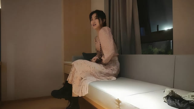 文轩探花3000网约00后软萌小仙女，沙发掰穴好粉嫩，乖巧听话舌吻啪啪