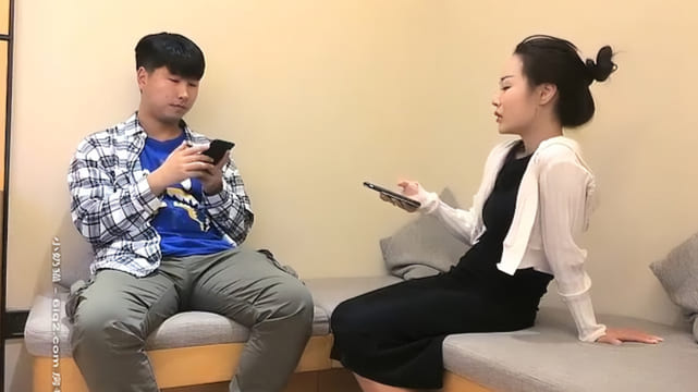 小宝探花 小家碧玉型妹子 漂亮温柔体贴，含情脉脉勾魂妩媚，暧昧灯光下浓情蜜意