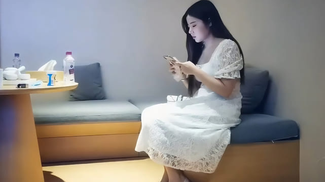 【9总全国探花】约漂亮兼职白领妹子，文静腼腆温柔娇羞，很是诱惑喜欢不要错过