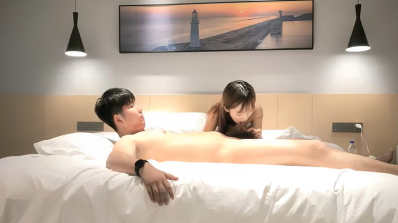 小宝探花 约啪高素质外围大长腿美女，蹲着口交吃鸡巴舔舐大屌 抬腿直入插入骚逼 上位骑乘 后入抽插大力撞击