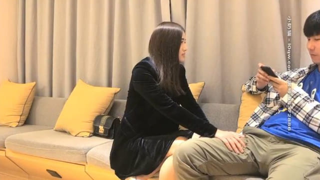 【小宝探花】约了个丰满妹子 洗完澡舔奶深喉口交猛操晃动奶子搞得呻吟娇喘非常诱人