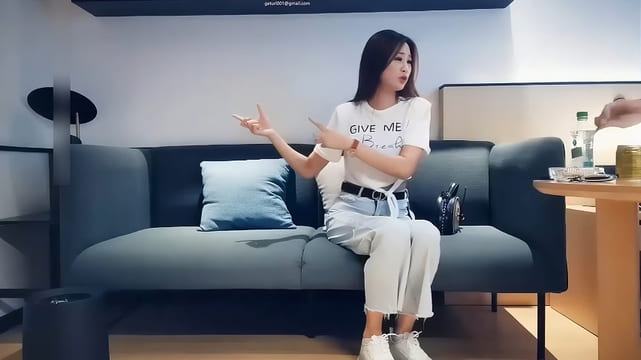 【9总全国探花】大长腿白衣妹子，口交舔背先按摩一番再开干，骑乘上位抱着大力猛操