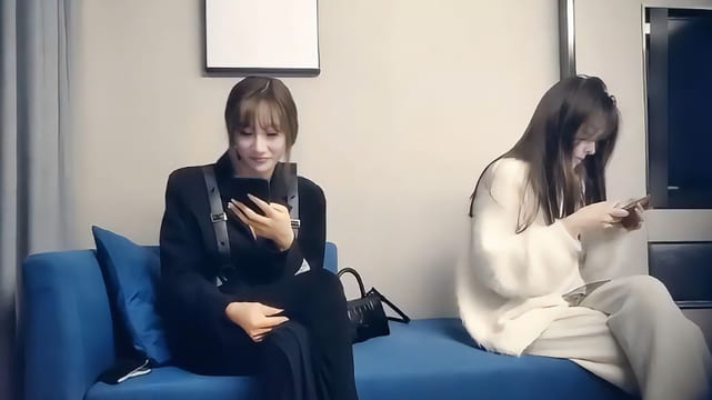 【七天高端外围】超模淫荡姐妹花，激情双飞场，貌美人浪，淫荡指数爆棚，精彩佳作刺激劲爆不可错过