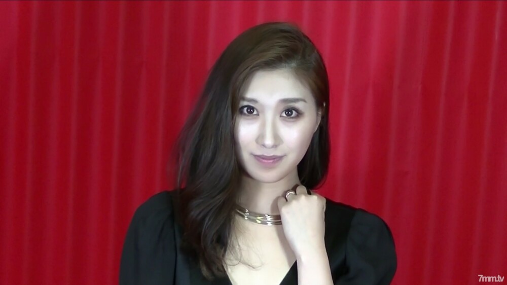 FC2-PPV-1036280 【全脸】凹印场景♡穿著西装......牛奶大量注射深打开♡中出精液手淫[北条理子]