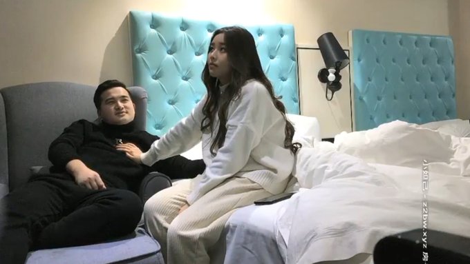 【91精品约妹】长得有点甜的女孩 白白嫩嫩的屁股奋力抽插碰撞好爽啪啪声响亮