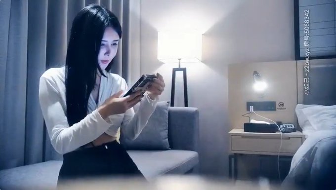 【七天高端外围】水蛇腰蜜桃臀苗条美乳高颜值裸体横陈随意干