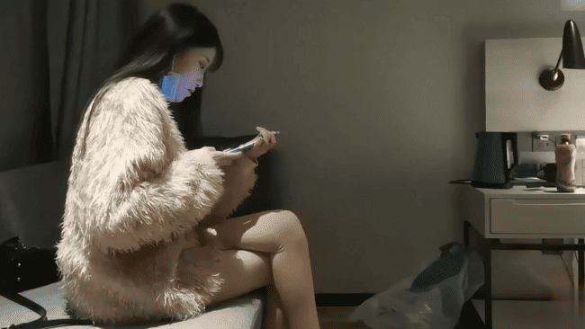 文轩探花 约啪高端高颜值舞女，沙发上摸乳抠逼调情 口交后坚挺的鸡巴插入骚逼 舒服到脸上都是笑容