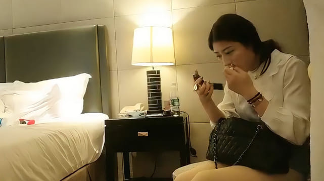 【唐伯虎探花】女装店员 大奶子风骚媚媚，享受小姐姐的服务，香艳刺激爽歪歪！