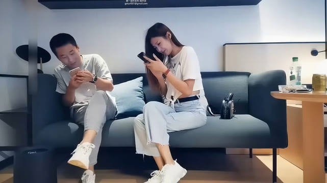 大长腿白衣妹子，口交舔背先按摩一番再开干，骑乘上位抱着大力猛操-9总全国探花