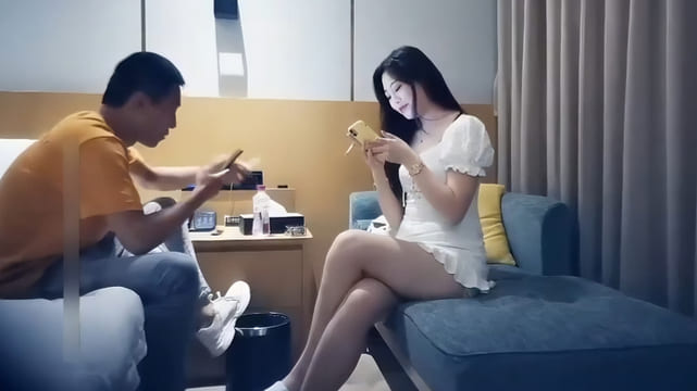 【9总全国探花】白衣丰满妹子，骑在身上调情摸奶床上口交舔弄，大力猛操呻吟娇喘