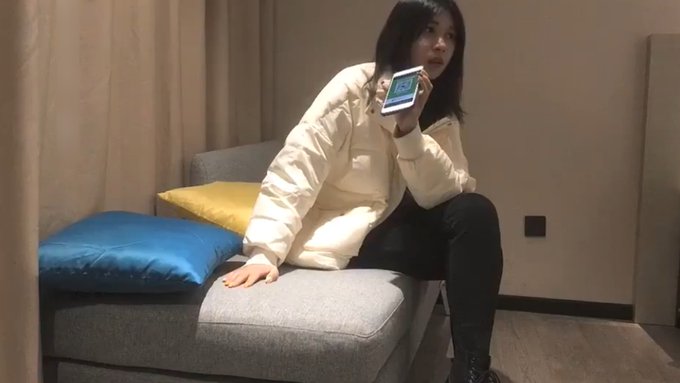 【文轩探花】内射兼职小姐姐 风骚小姐姐沙发上抠穴暴插，淫水汪汪